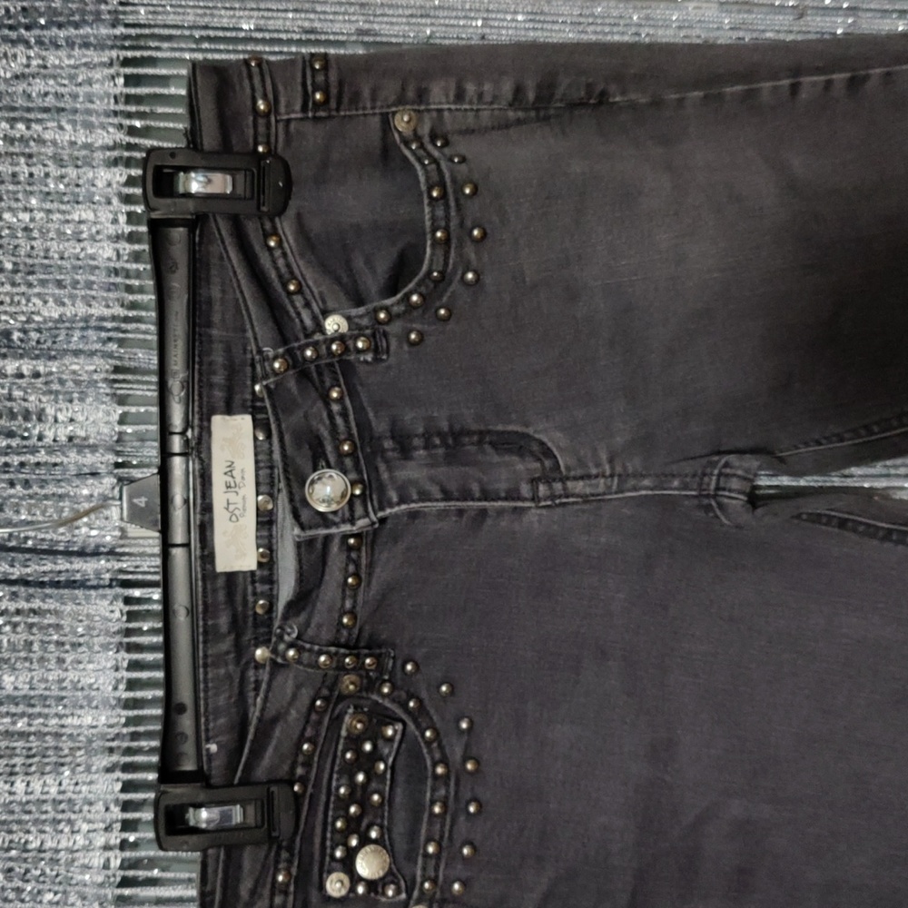 OST Jeans size 9 and fit like a 7 black and grey